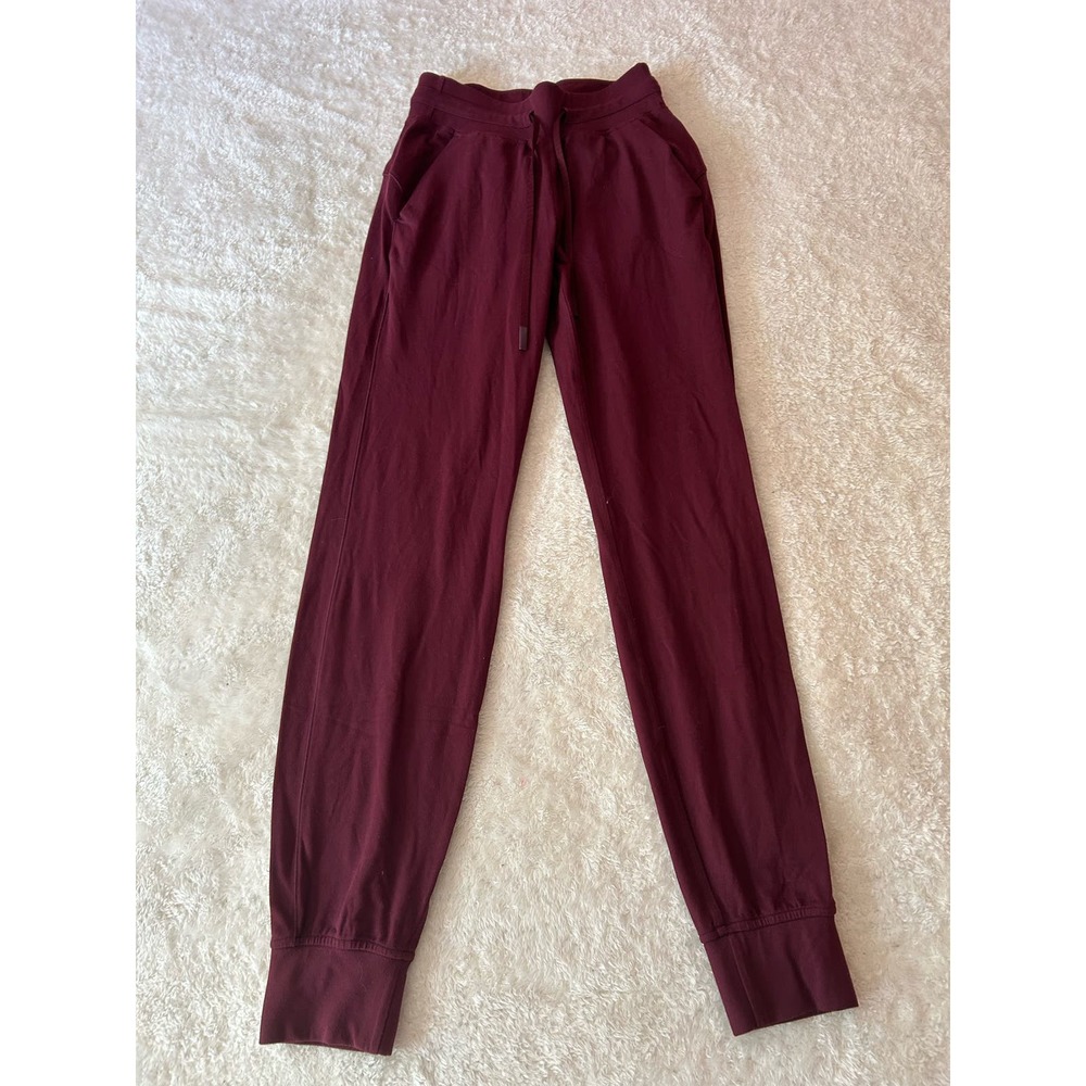 NWOT‎ Lululemon Burgundy Women Joggers Size 2